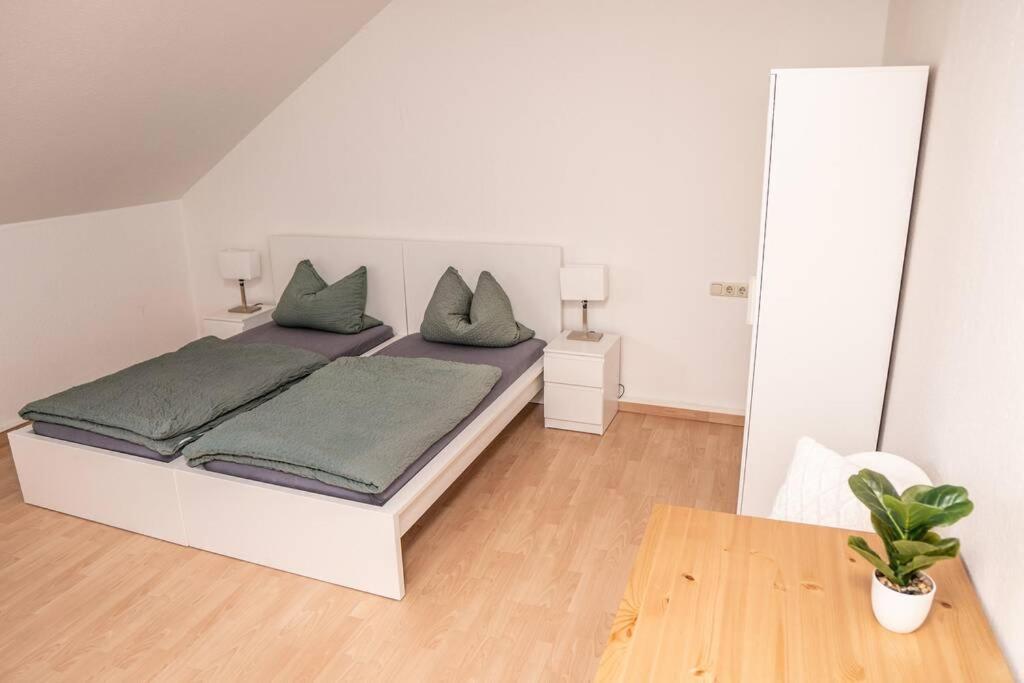 Gemuetliche Ferienwohnung Im Zentrum Von 플라우엔 외부 사진